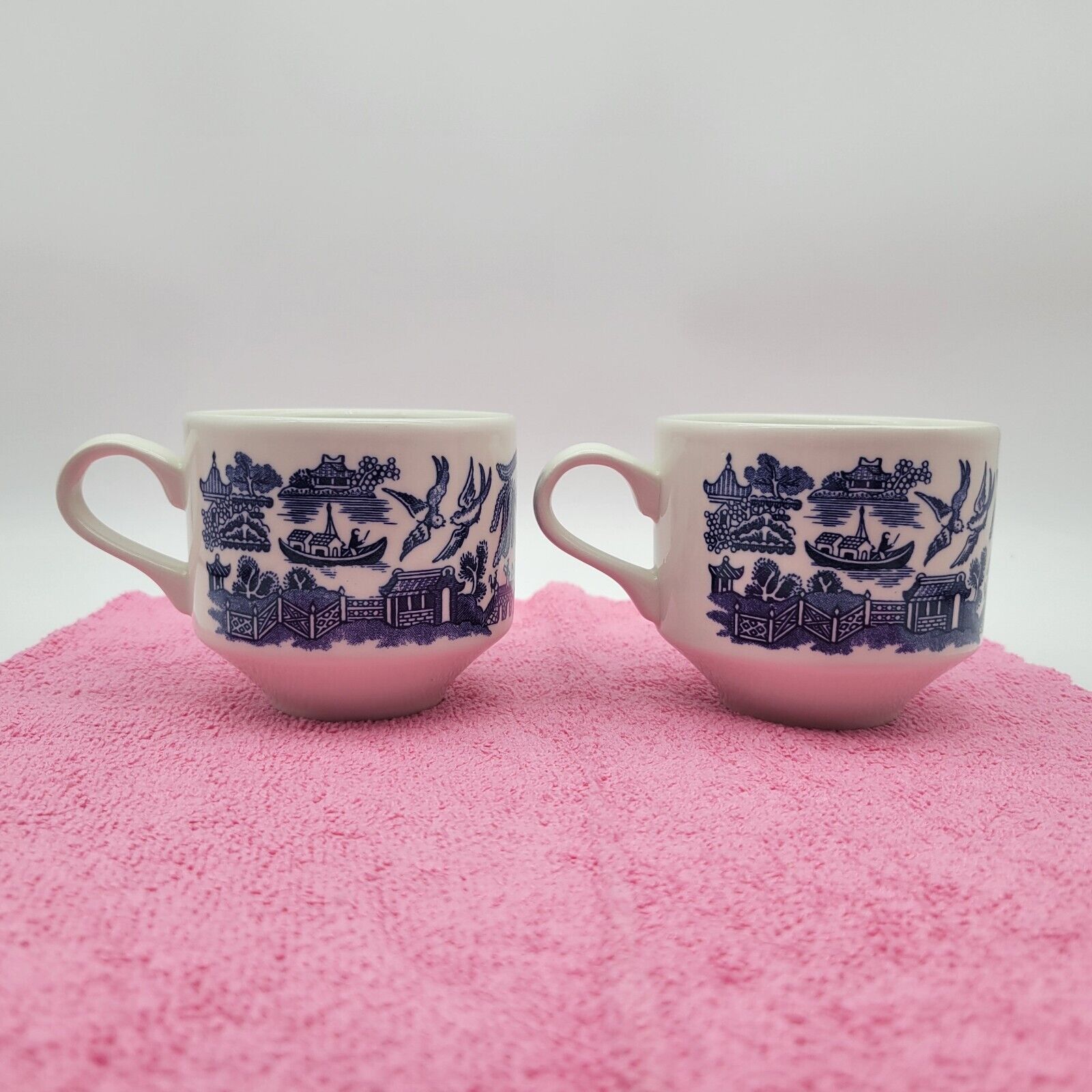 Set of 2 Vintage Churchill Blue Willow China Coffee Tea Cup Mugs Made in England