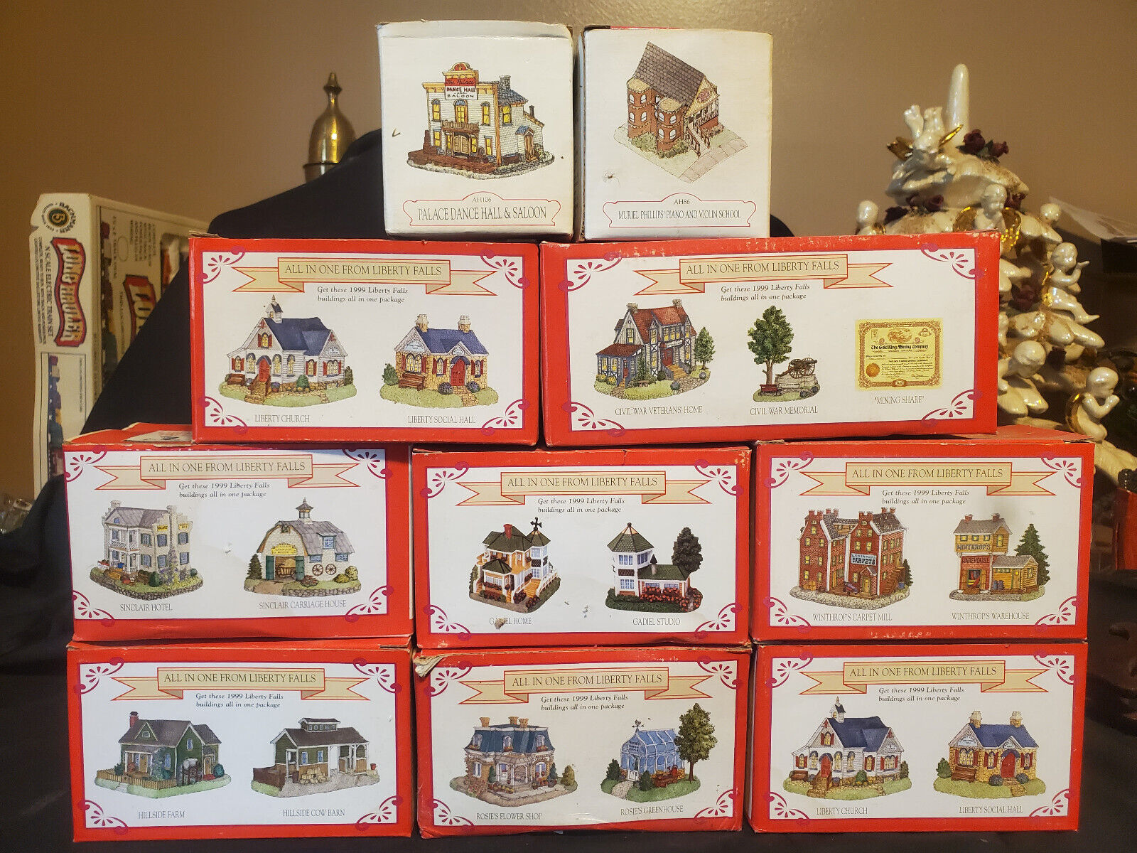 Liberty Falls The Americana Collection LOT of 17 Buildings  -- 10 Boxes