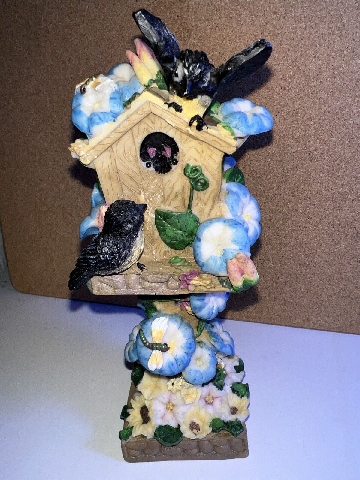 Vintage Ceramic Old Bird Fogure/Blue Flowers And Birds Nest