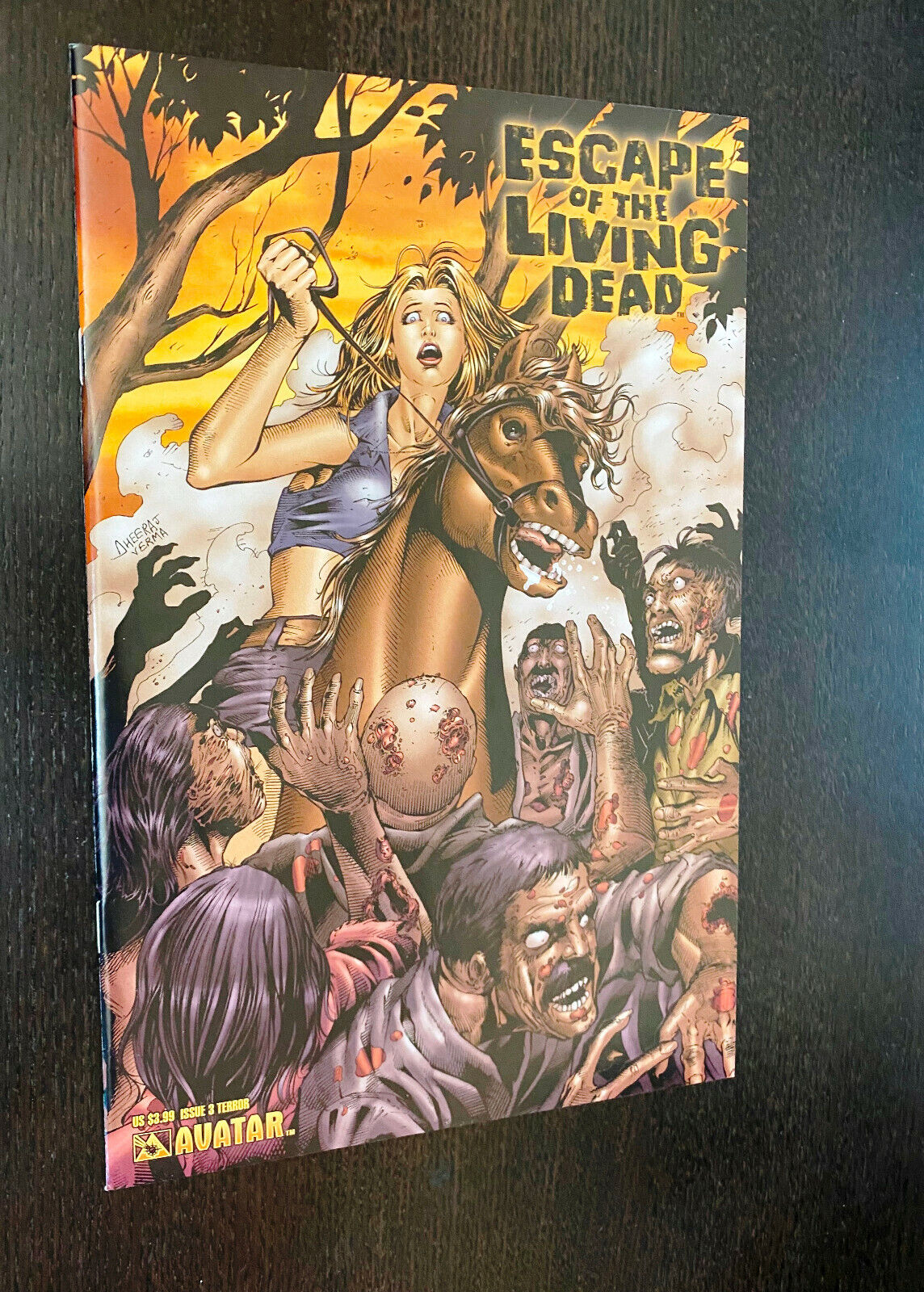 ESCAPE OF THE LIVING DEAD #3 (Avatar Press Horror 2006) -- Terror VARIANT -- NM-