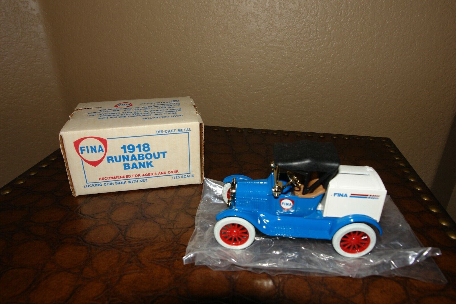 Ertl FINA 1918 Runabout Bank Diecast Model, Pre-owned