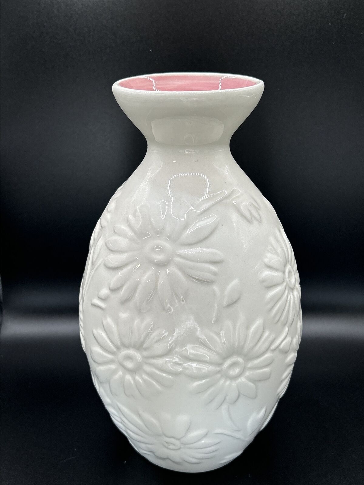 Vintage Sandra Magsamen Pottery White And Pink Floral Daisy Lennox Like Vase.