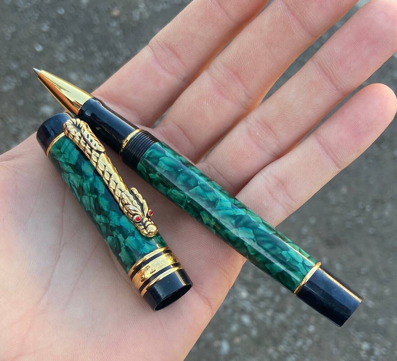 MONTBLANC WRITERS EDITION IMPERIAL DRAGON PEN