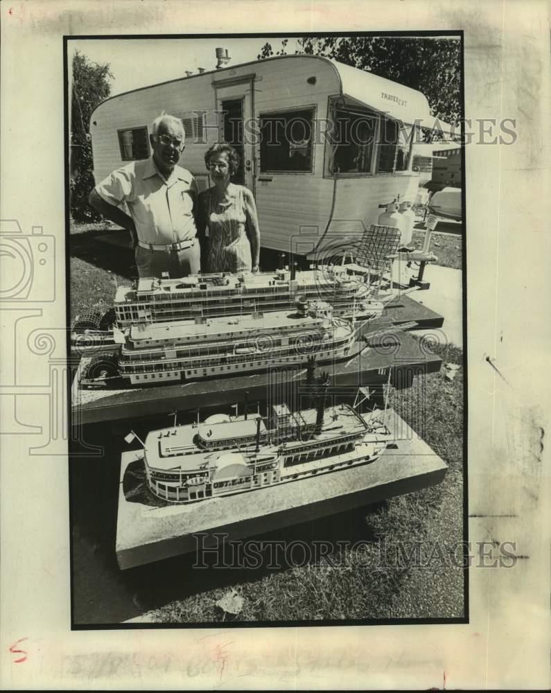 1977 Press Photo Roger Johnsen & his first mate Edna with their steamboat models