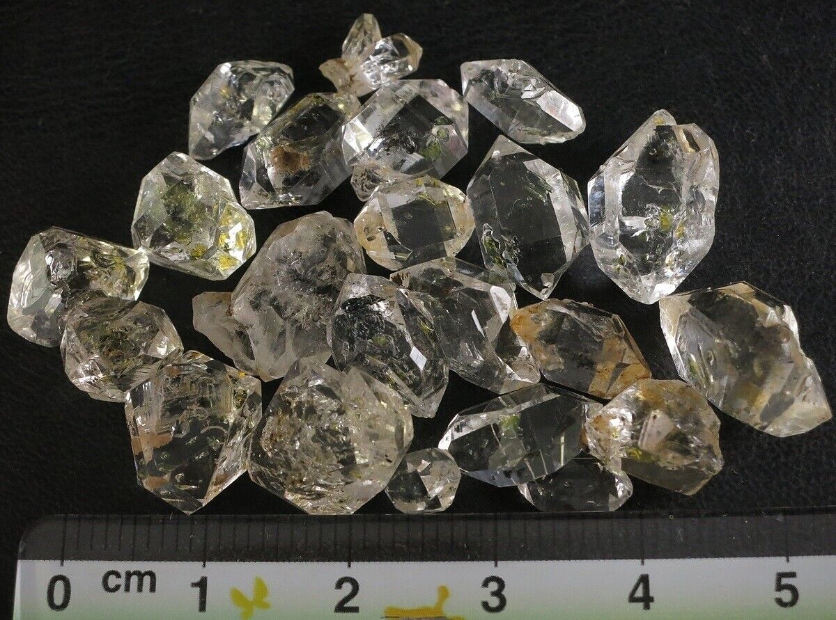 70 CARAT BABY YELLOW PETROLEUM DIAMOND QUARTZ CRYSTAL @ PAKISTAN