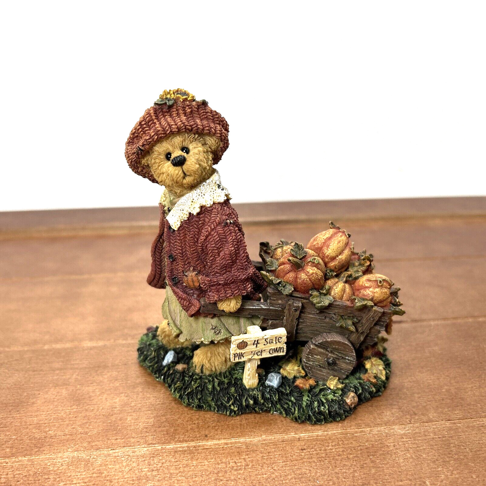 2007 Boyds Bears, Emma Fallsbeary Punkin Pickin Figurine Fall Thanksgiving Decor