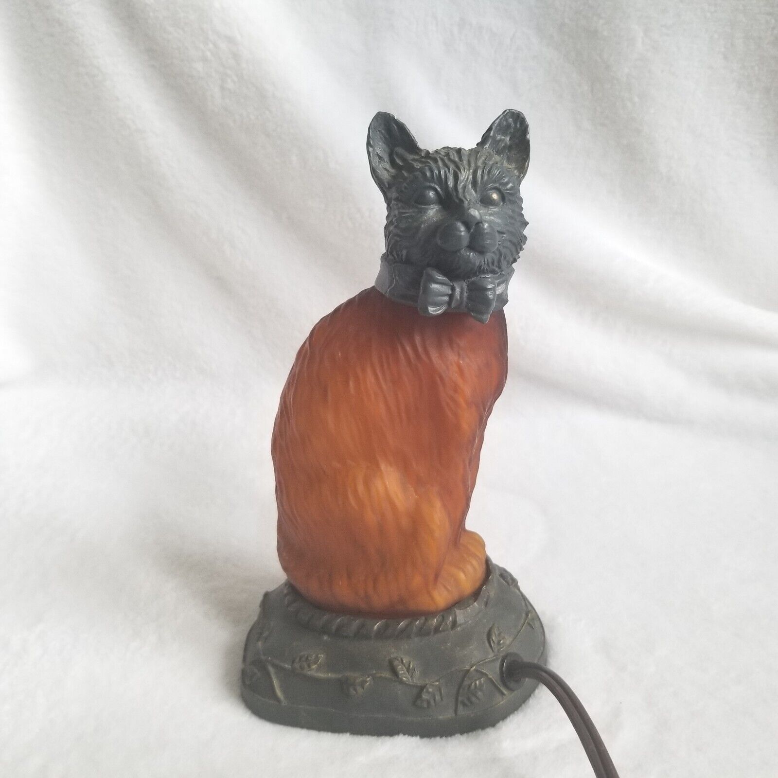 Vintage Tin Chi Cat Tiffany Style Table Accent Lamp Night Light Amber Glass