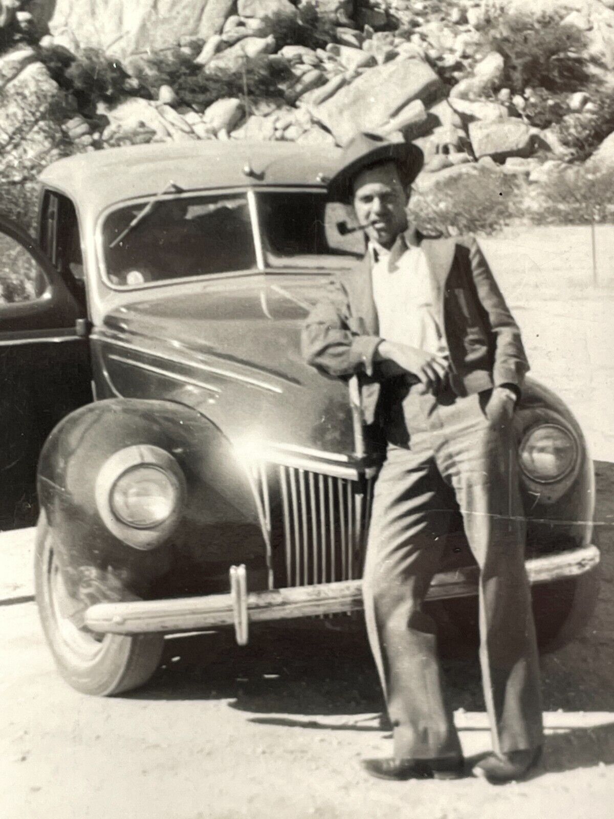 R9 Photo Handsome Cool Man Old Car Smoking Pipe 1940\'s Roadside 1939 Ford Deluxe