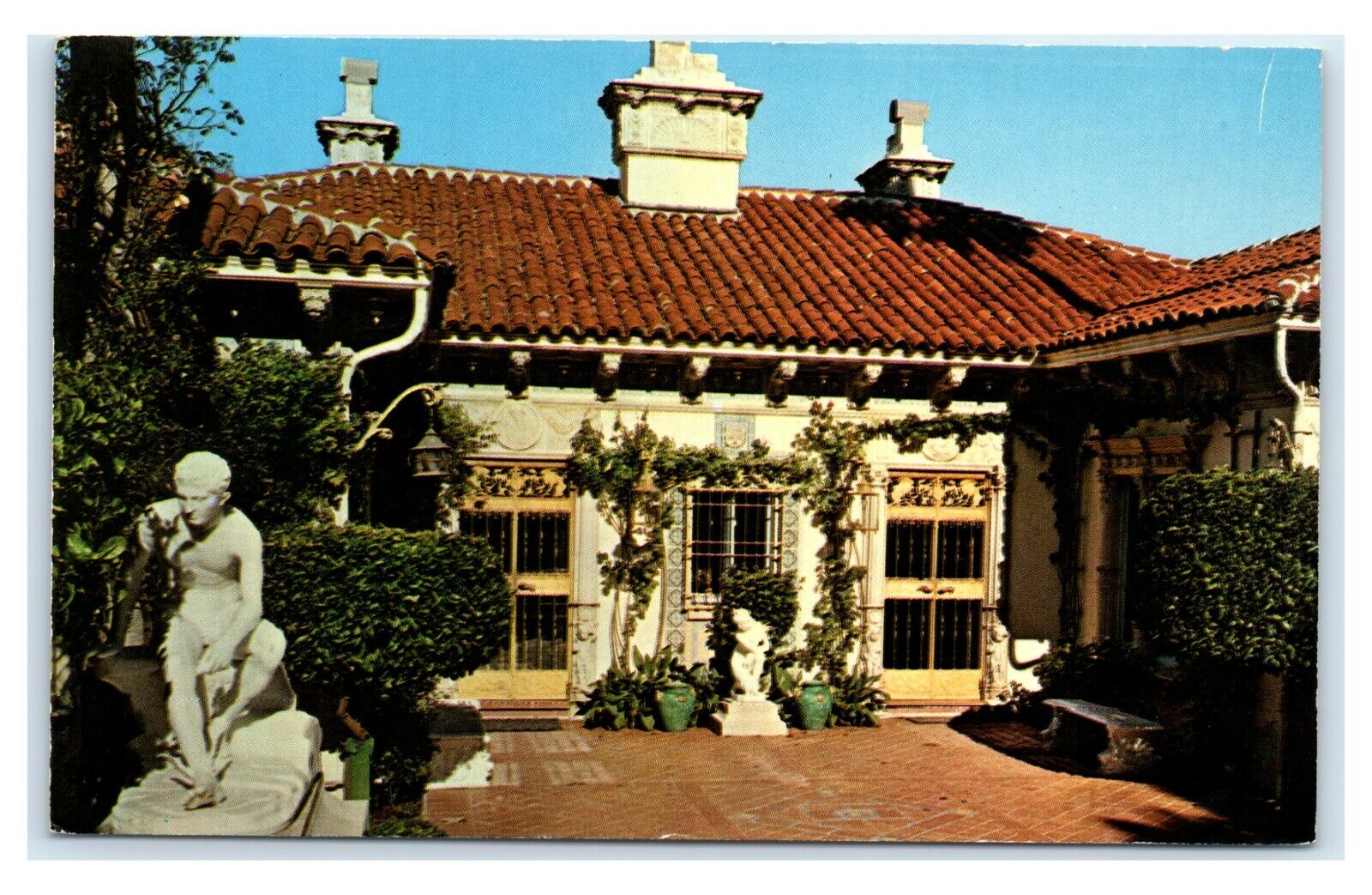 Postcard Hearst San Simeon CA - Courtyard of Casa Del Monte M4