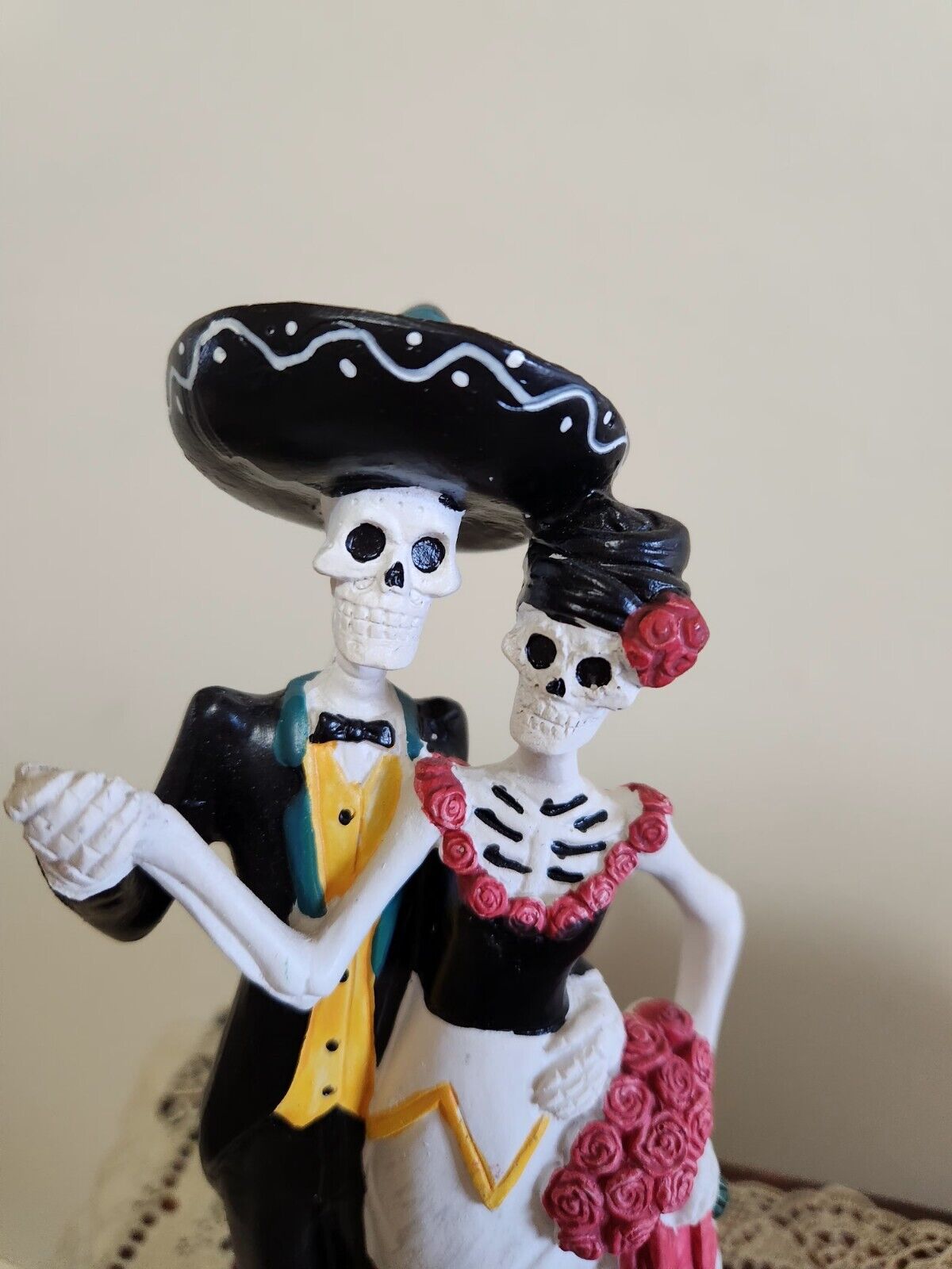 DOD Mariachi Wedding Bride and Groom Skeleton Couple Figurine Decoration 9\
