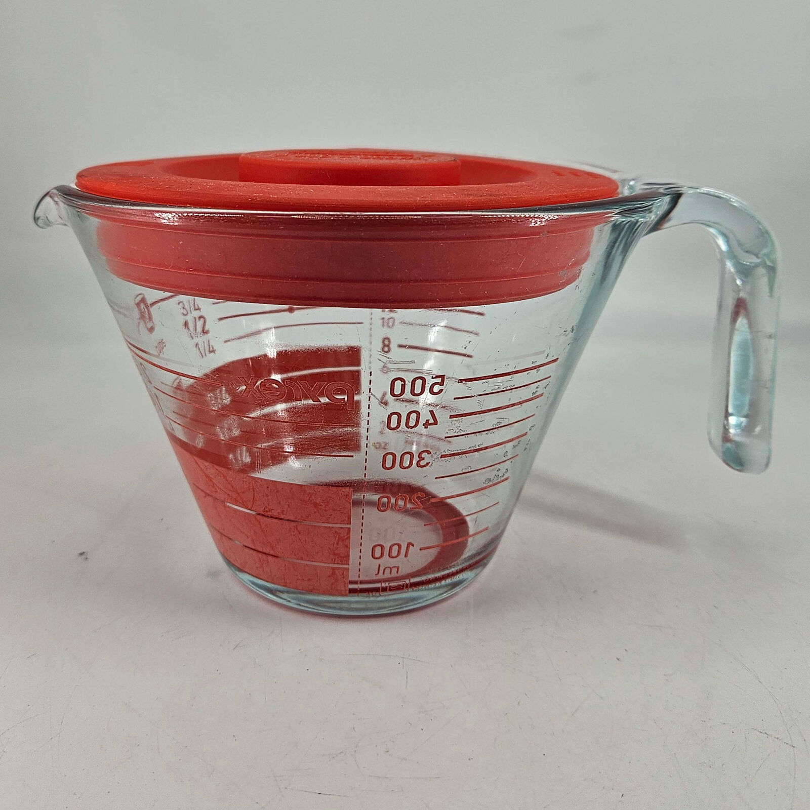 Vintage Pyrex 2 cup Measuring Cup Reverse Inside Read W red Lid Made In USA