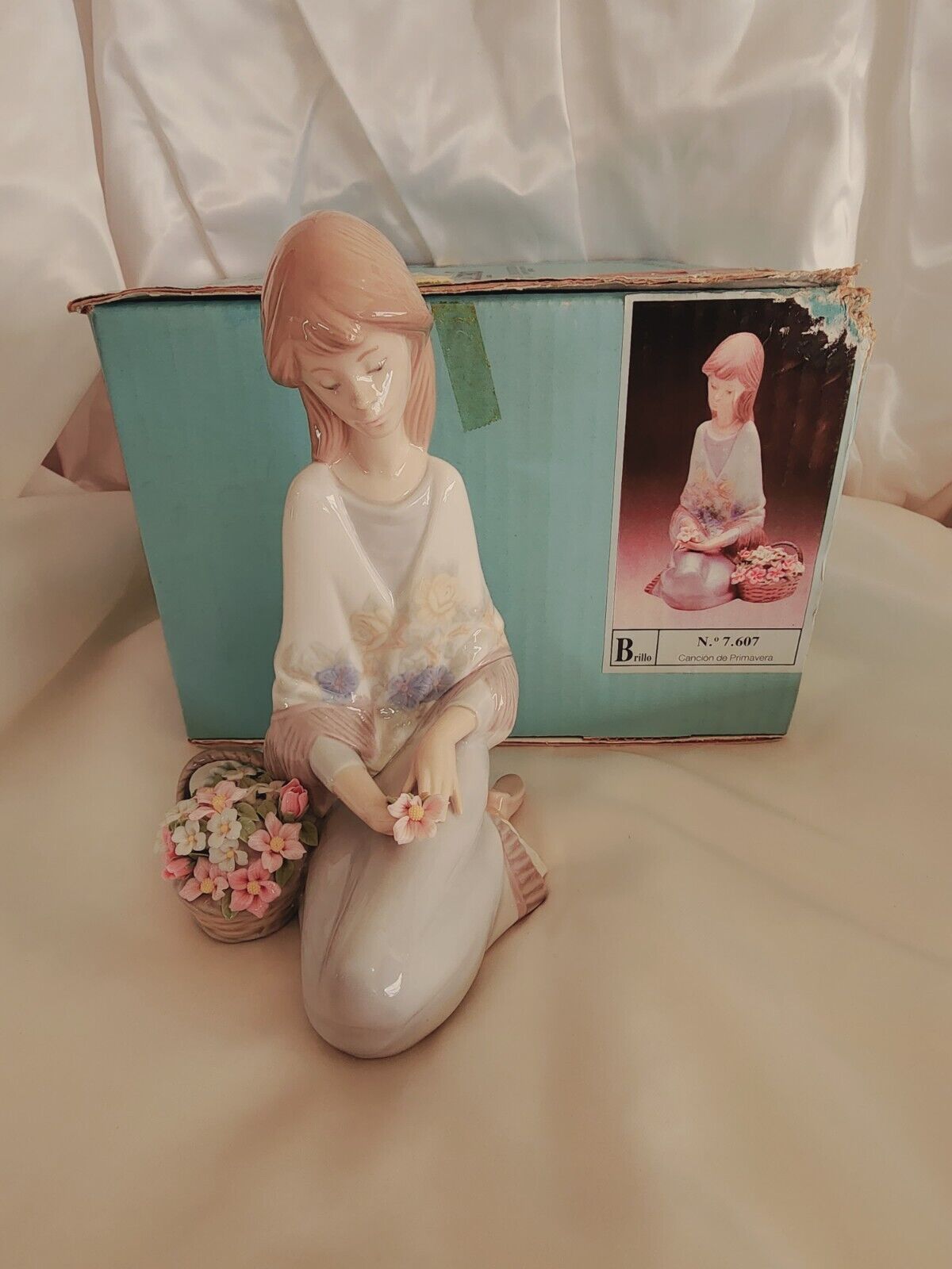 LLADRO Cancion de Primavera 7607 Flower Song Figurine 1988 Original Box