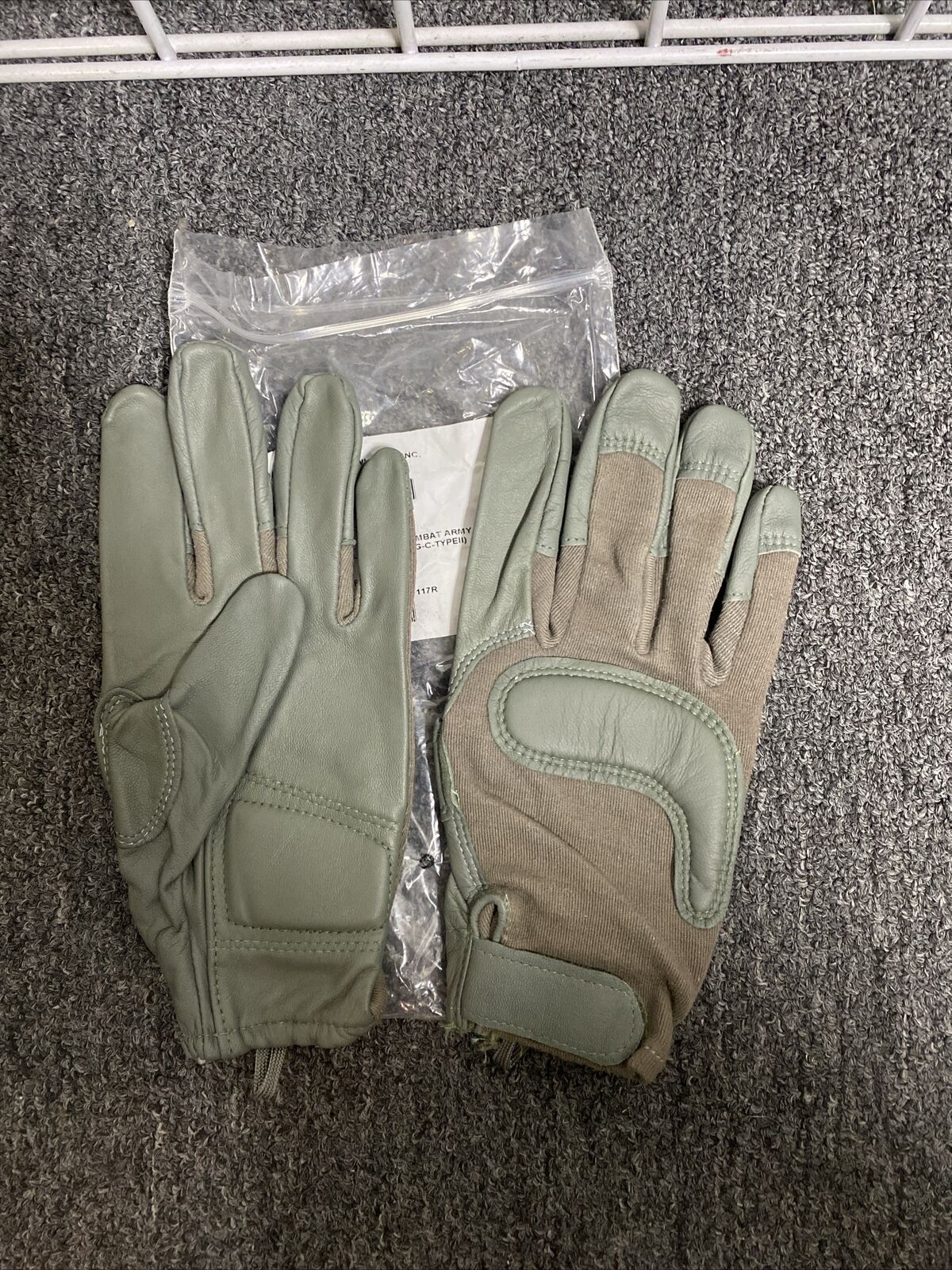 US Army Combat Gloves Foliage Green Size X-LARGE New In Package