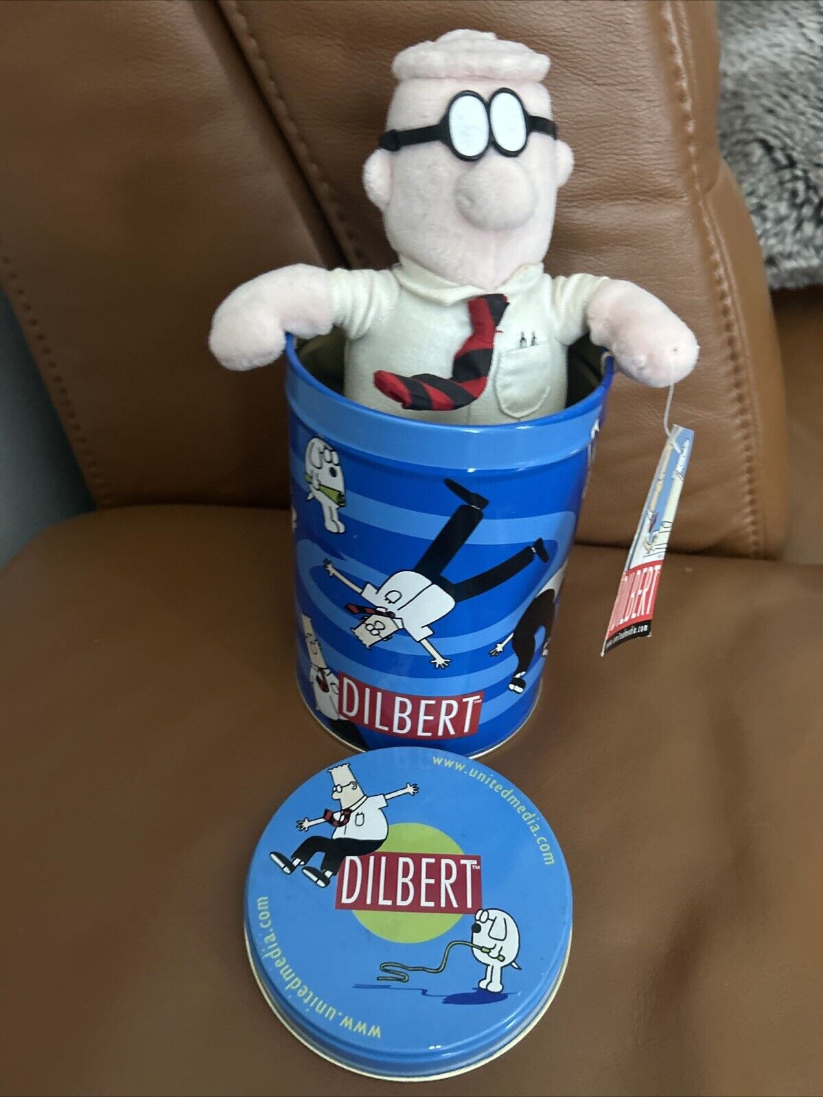 Dilbert Comic Plush With Tags ~ In A Circular Collectors Tin ~ NWT United Media