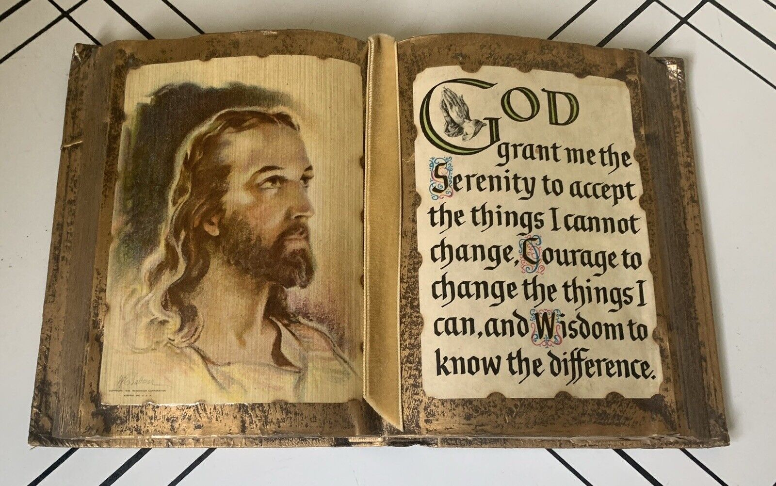 Vintage Gold Display Bible “The Serenity Prayer”