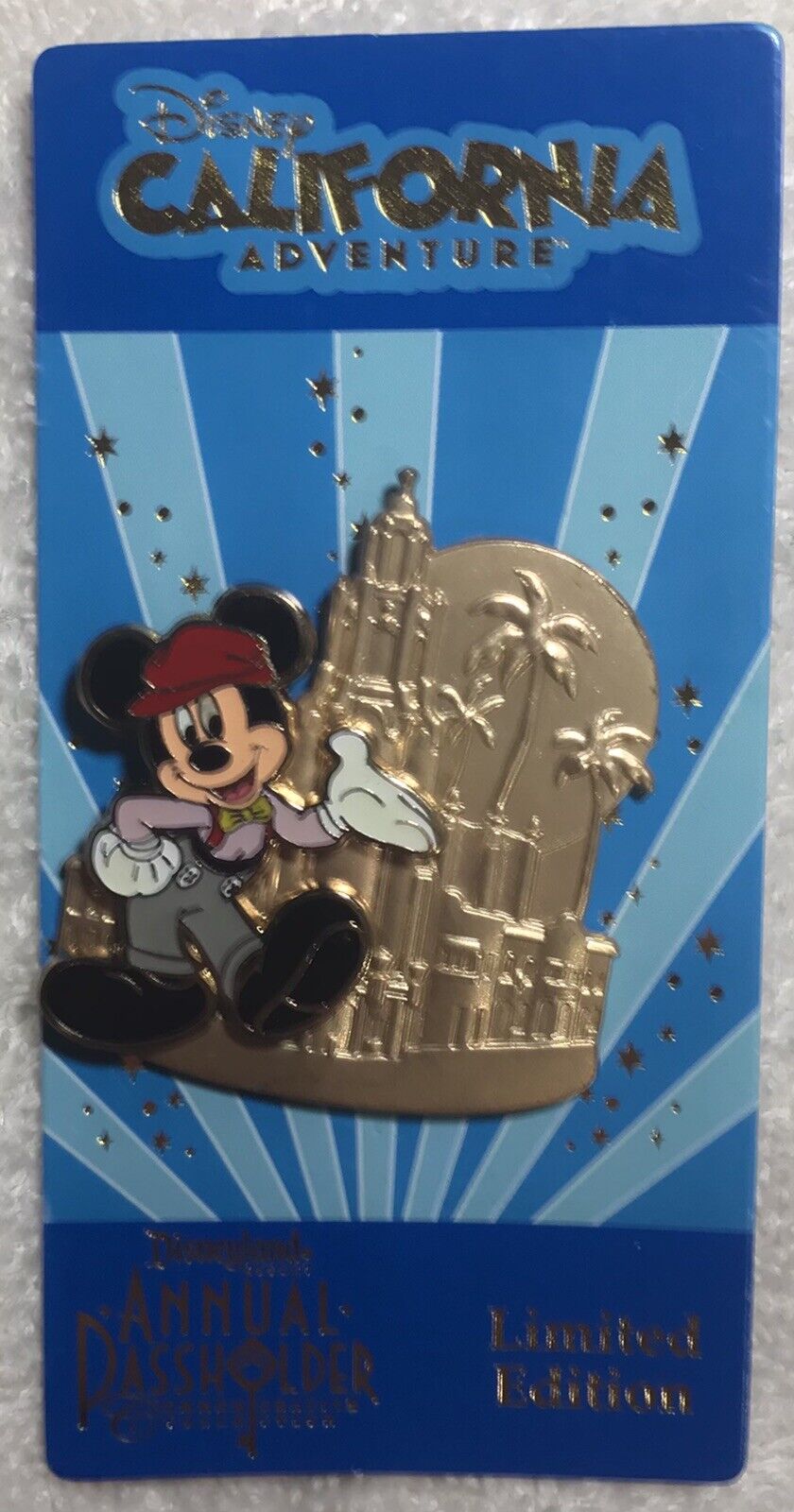 Disney 2014 California Adventure Park Annual Passholder Mickey Pin LE 2,500