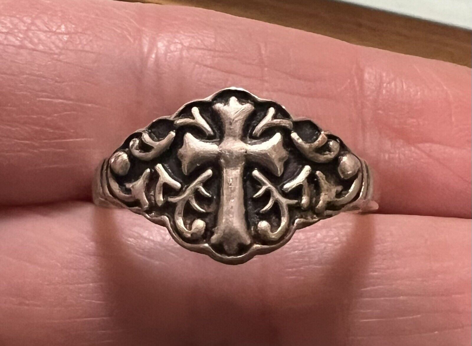 Vintage Oxidized Sterling Silver Scroll Filigree CROSS Religious Ring Size 9