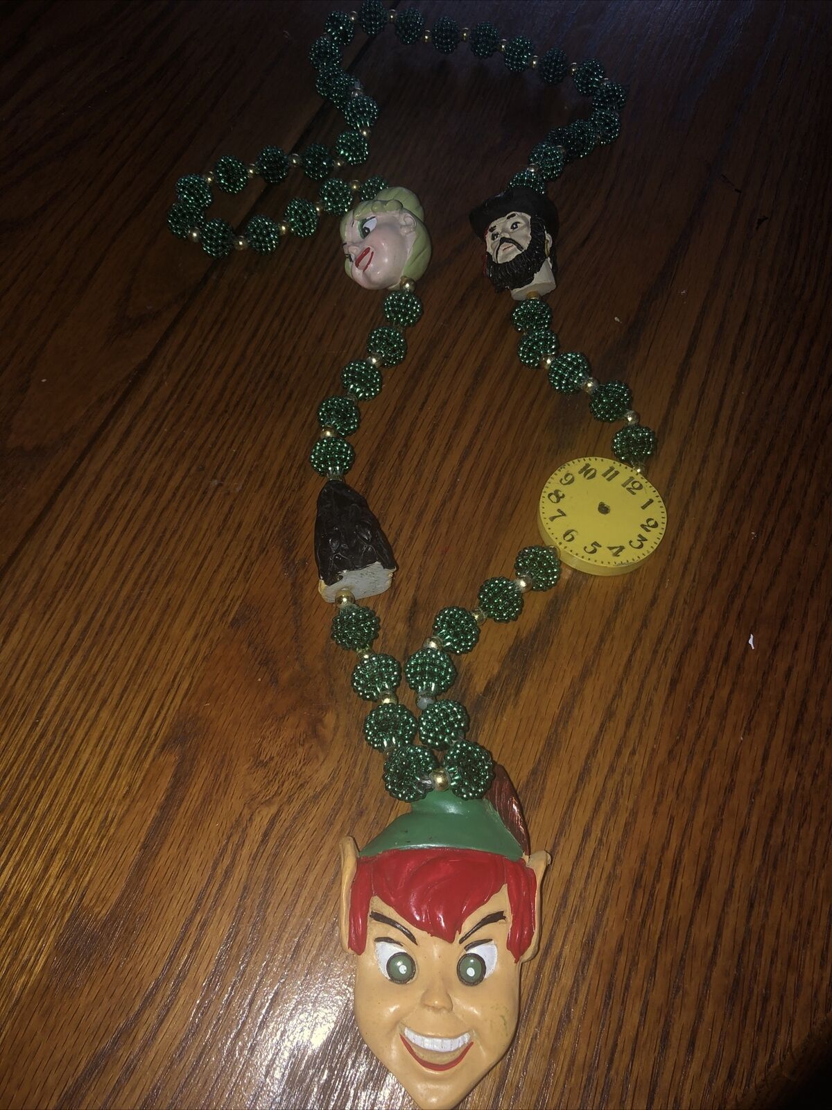 Rare St..Patrick’sDay necklace elfe beads boho mid century 46”