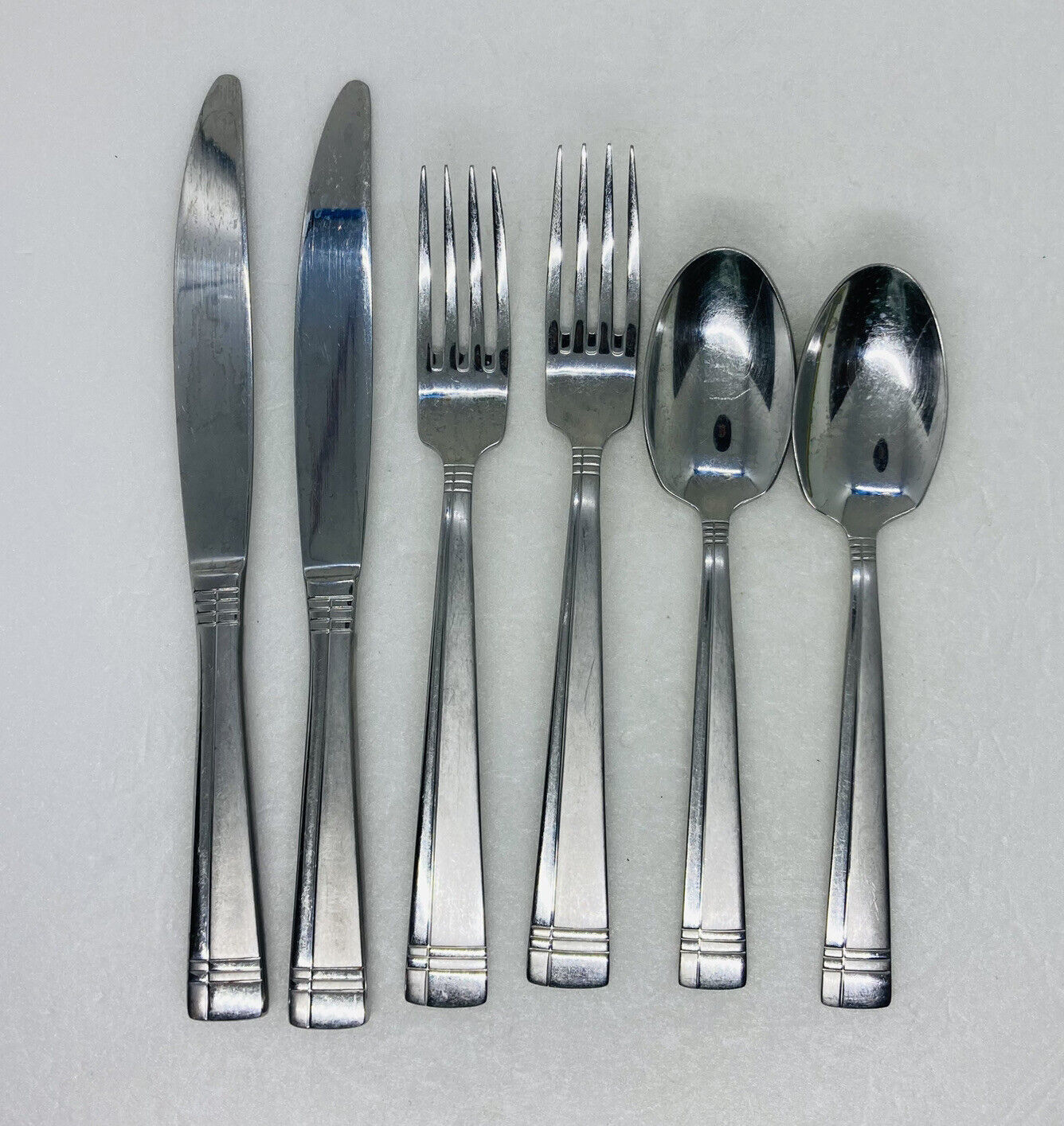 Oneida Modern Stainless Steel Large  Dinner Spoon, Fork, Knife Set USA 30