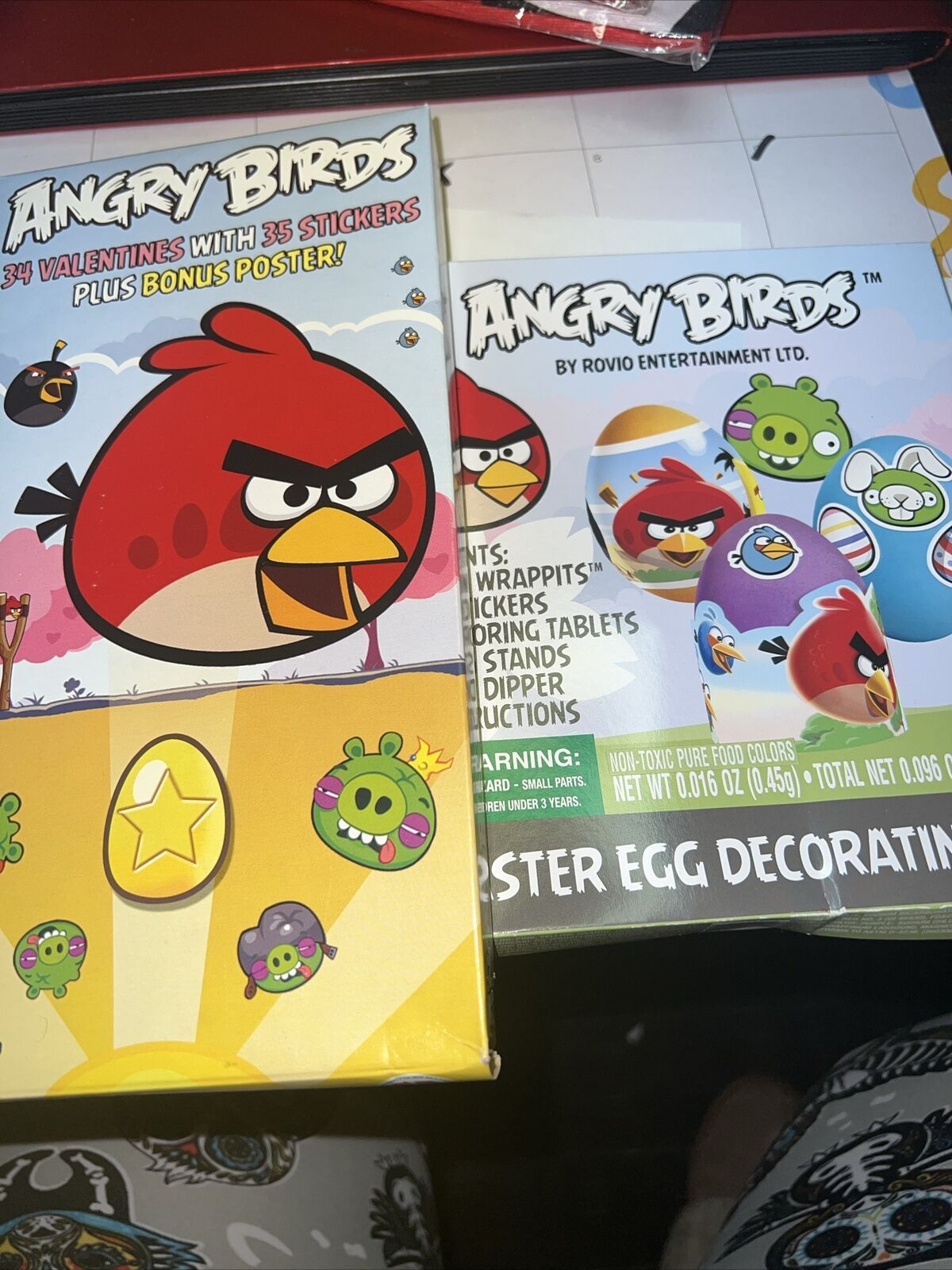 34 ANGRY BIRDS Valentines with 35 Stickers Plus Poster by Paper Magic/ Easter Eg