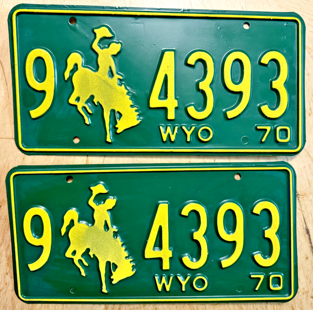 MINT WYOMING 1970 AUTO PAIR SET LICENSE PLATE PLATES \