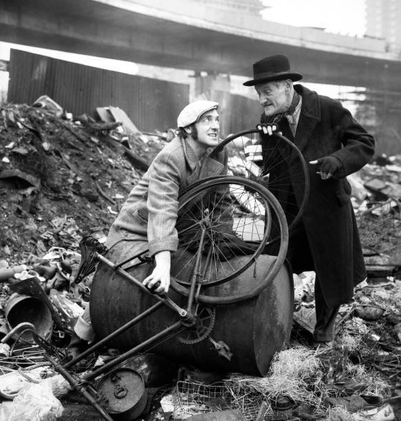 Sight That Will Please Steptoe Fans - Harry H Corbett And Wilf- 1970 Old Photo