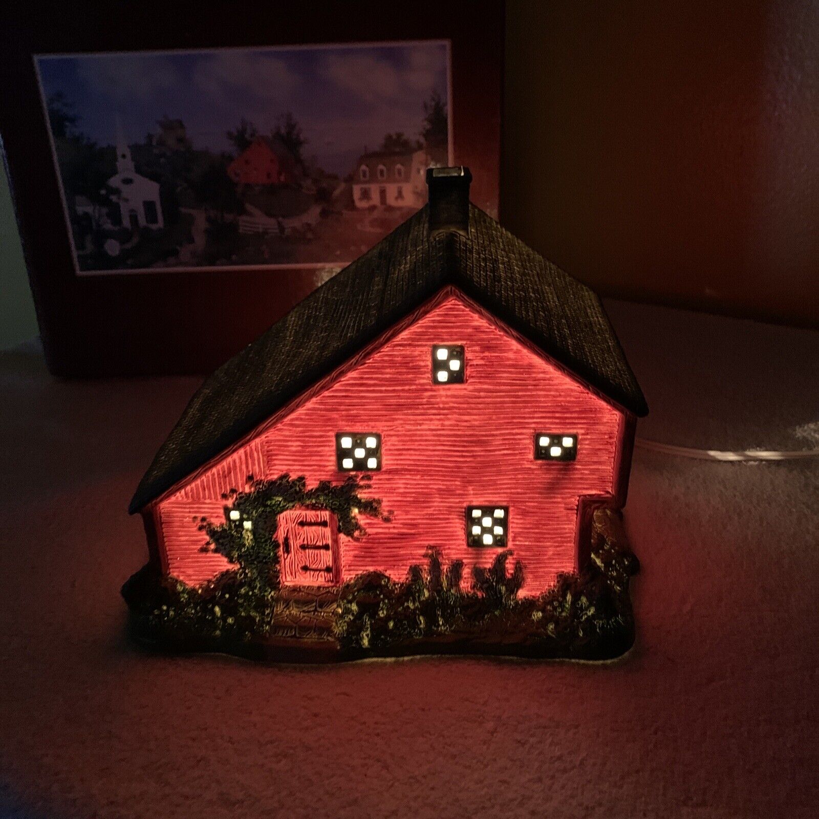 1996 Lang & Wise~Meadowbrook Farm~Folk Art Villages~Red Saltbox Light Up House