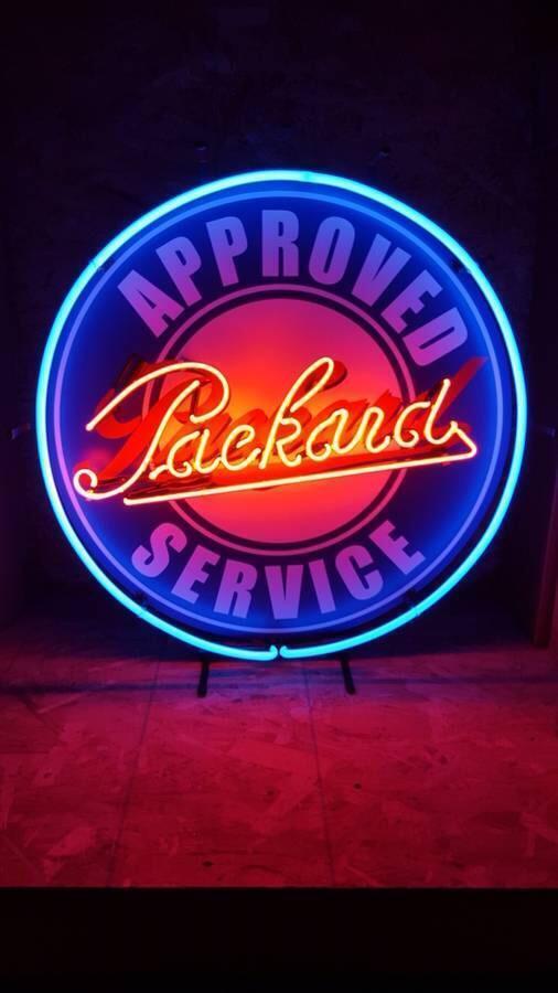 Approved Packard Service 17\