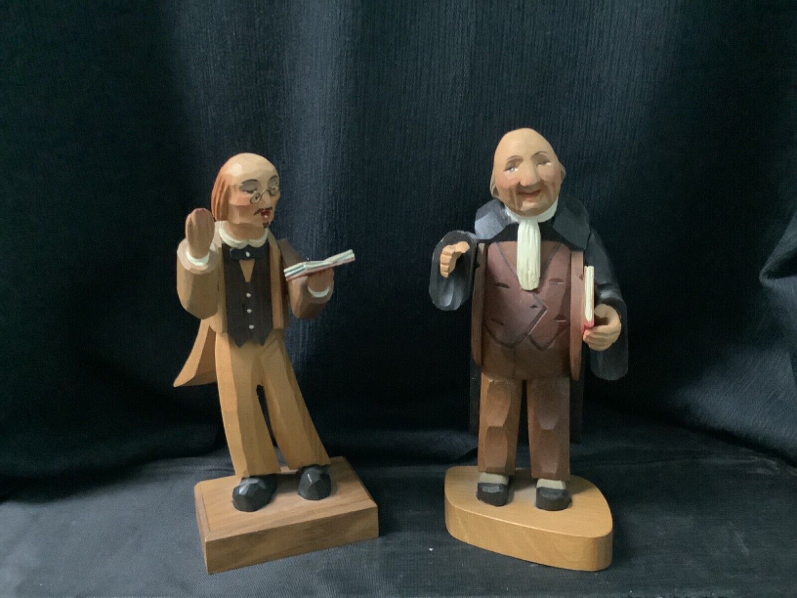 2 VTG HAND CARVED WOODEN FIGURINES Judge, Barrister, Clergy(?) Italy ANRI.  Ds17