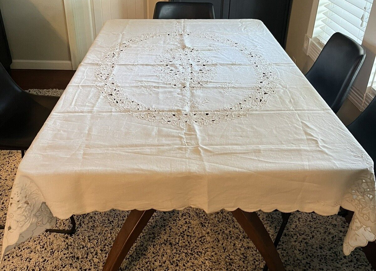 Vintage Cream Embroidered Floral Cutwork Scalloped Edge Linen Tablecloth 68