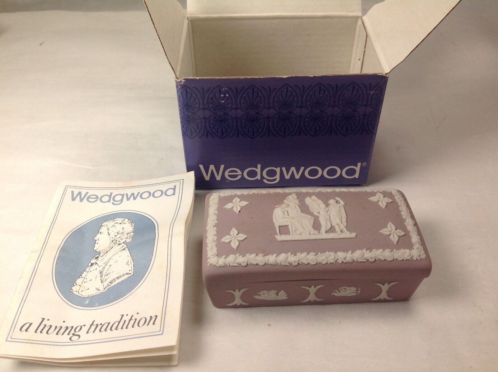 Vtg Wedgwood Trinket Box White grecian decor on Lilac Jasperware #3
