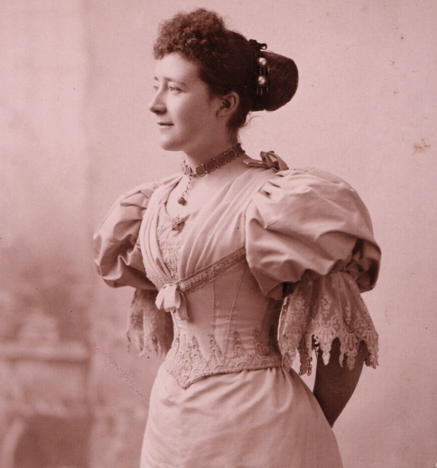 Victorian Cabinet Card Photo Beautiful Woman Fashion Warneuke Glasgow Scotland
