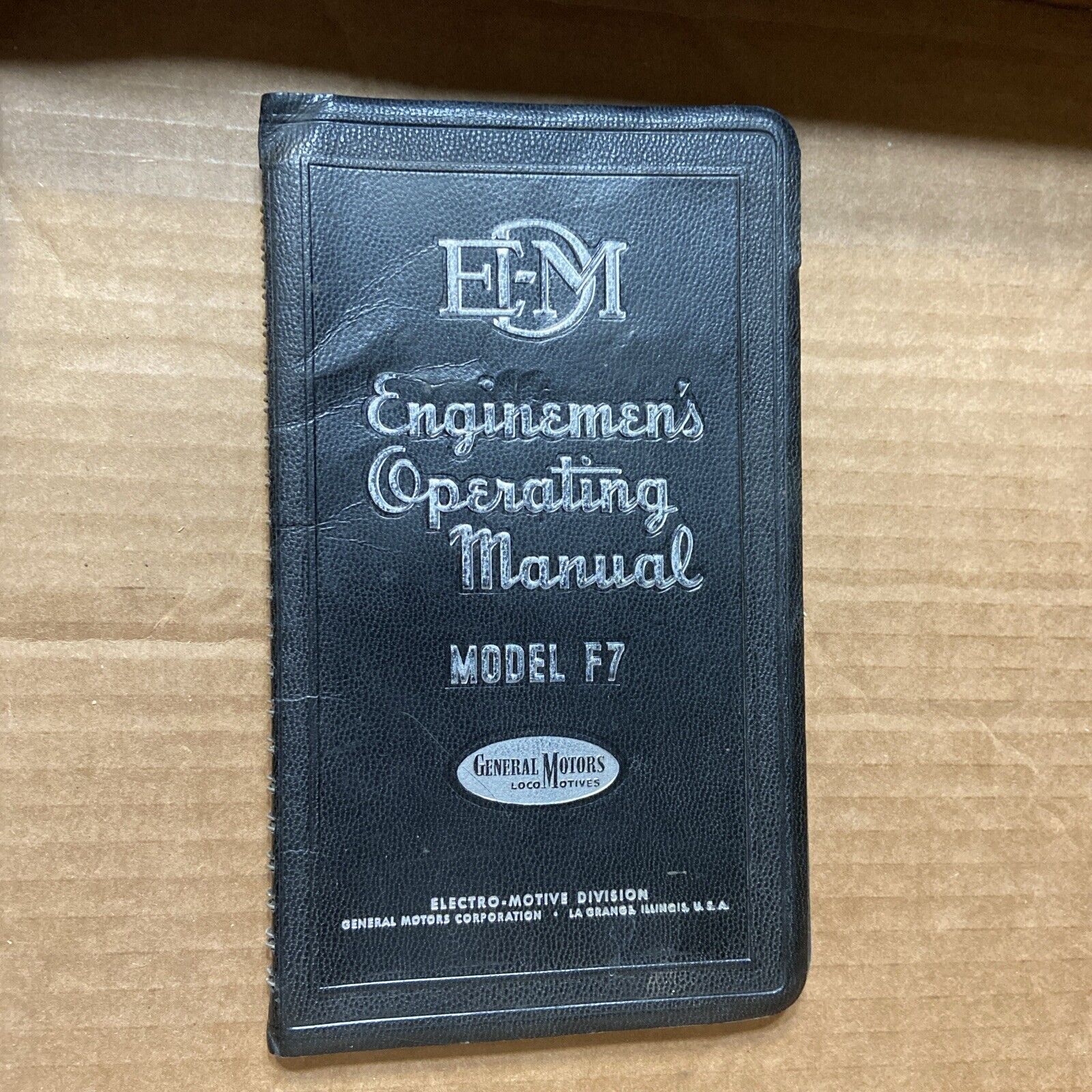 EMD ENGINEMEN'S OPERATING MANUAL NO 2310 FOR MODEL F7 (1949)) - GENERAL MOTORS