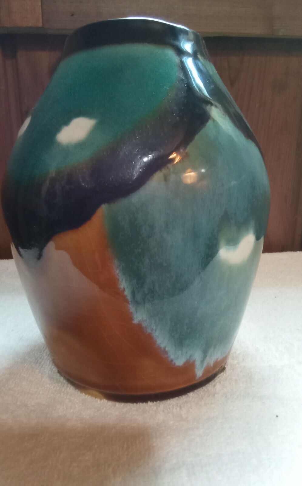 Beautiful Modern Japanese Artist Signed Porcelain Vase. 11 inches in height