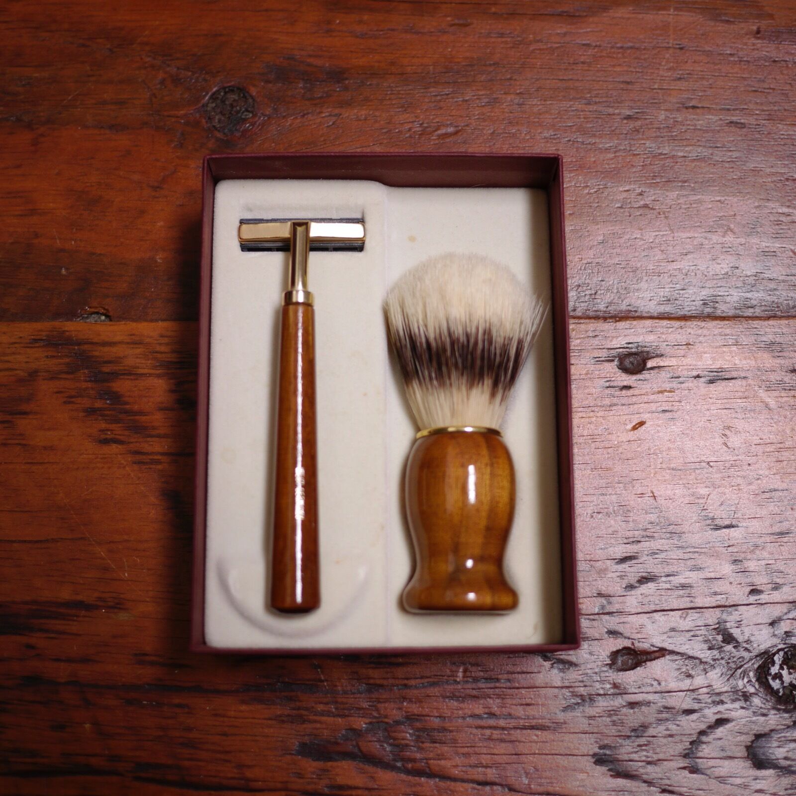 Vintage Gent’s Made in West Germany Wooden Disposable Razor & Bristles Brush