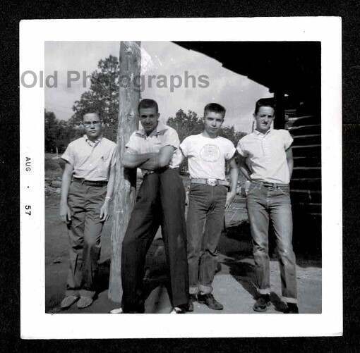 4 TOUGH GUYS CUFFED JEANS REALLY LONG LEGS CAMP? OLD/VINTAGE PHOTO SNAPSHOT-M601
