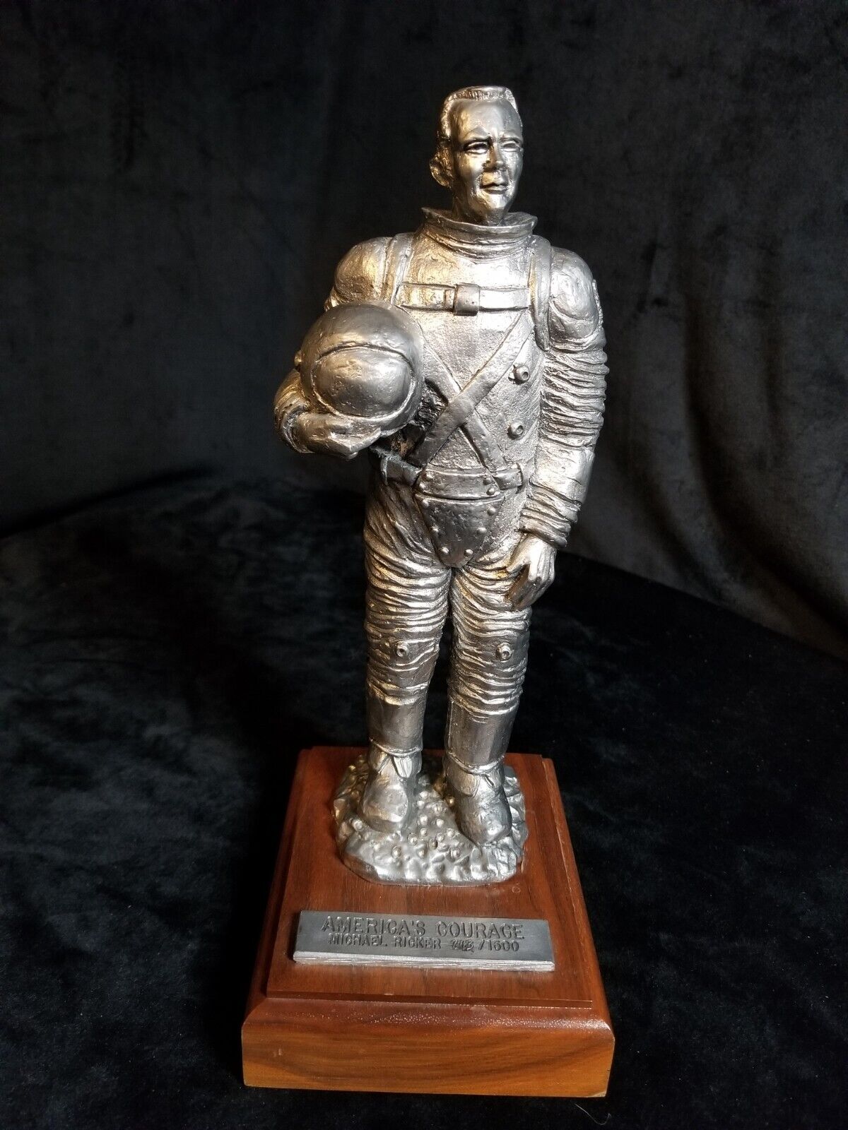 Michael Ricker Pewter Astronaut Sculpture Statue #416/1500 ~\