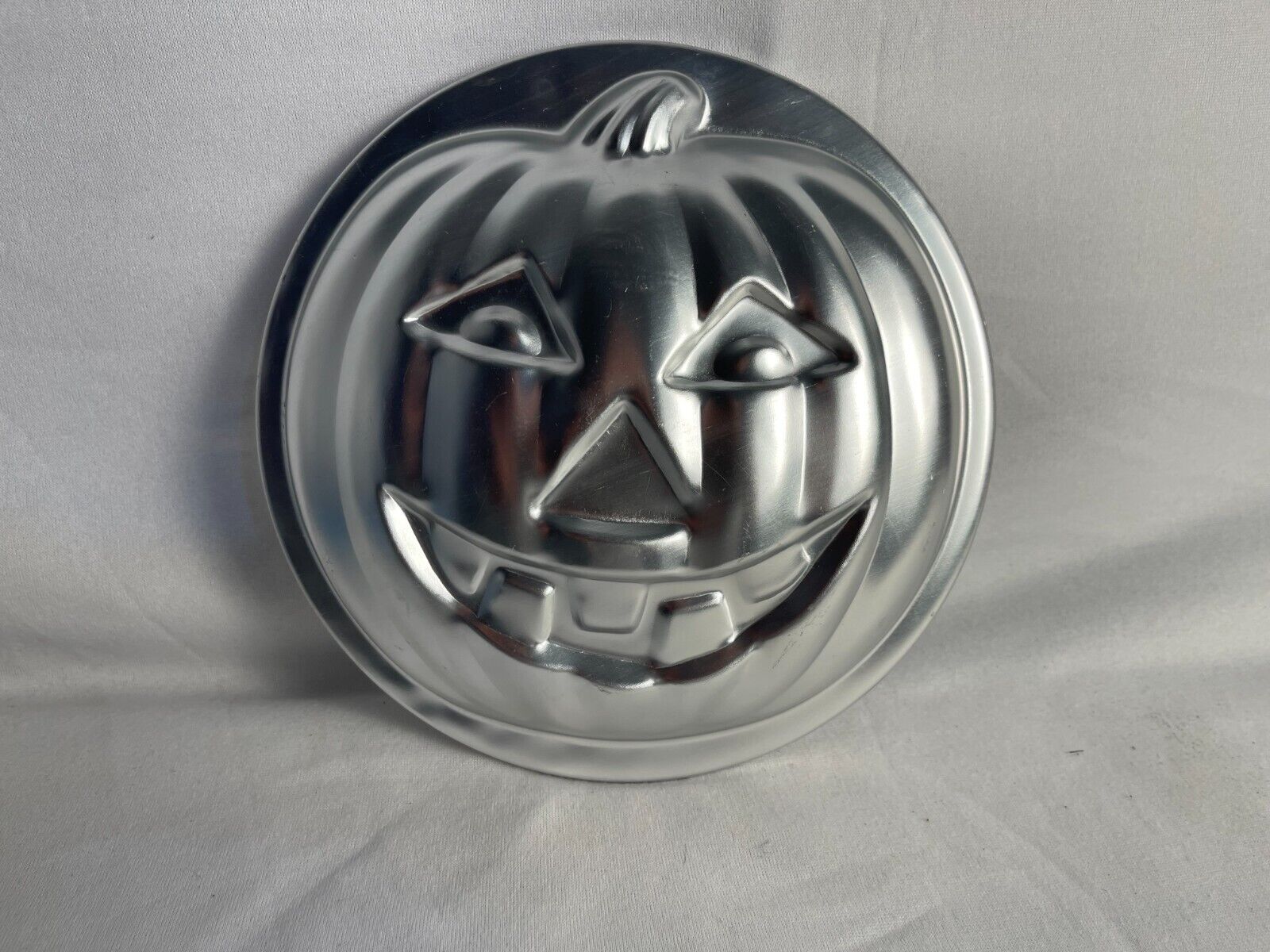 Wilton Pumpkin Cake Mold Halloween Jack O Lantern Pan Vintage #503-598 