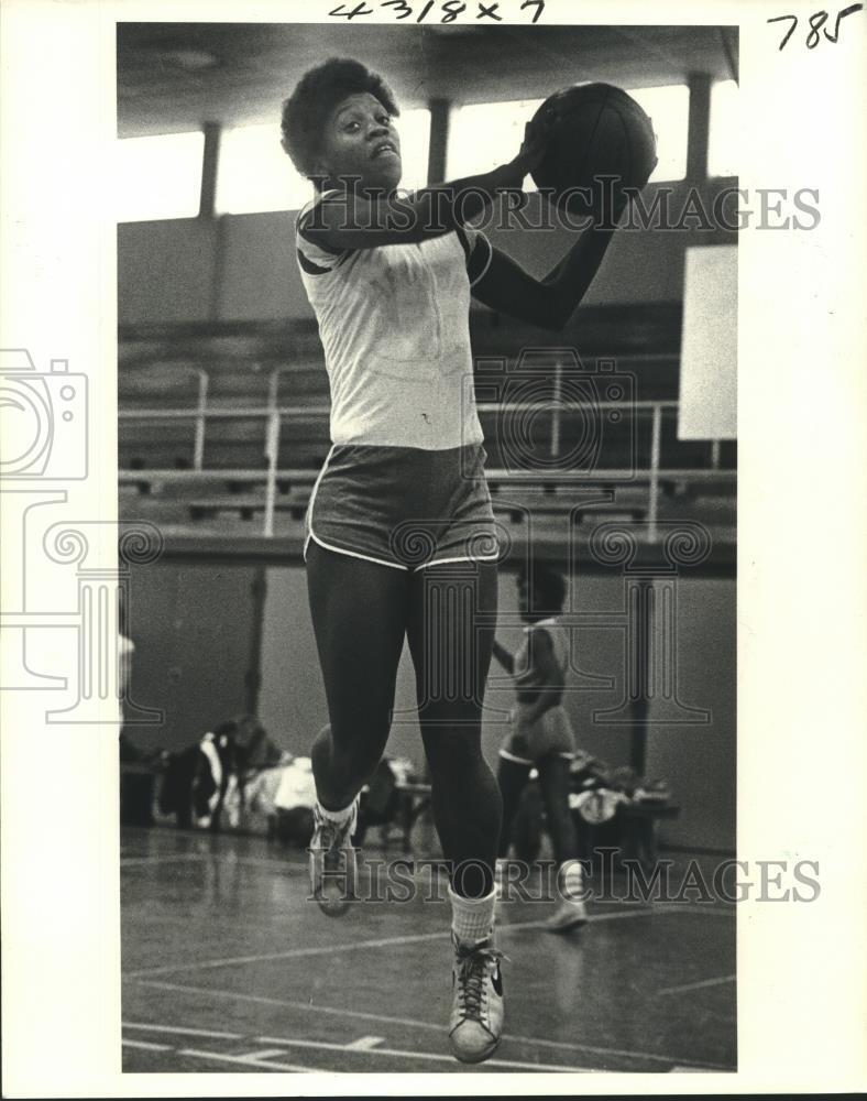1980 Press Photo Basketball-Shirley Hayes helped Abramson win AAAA title