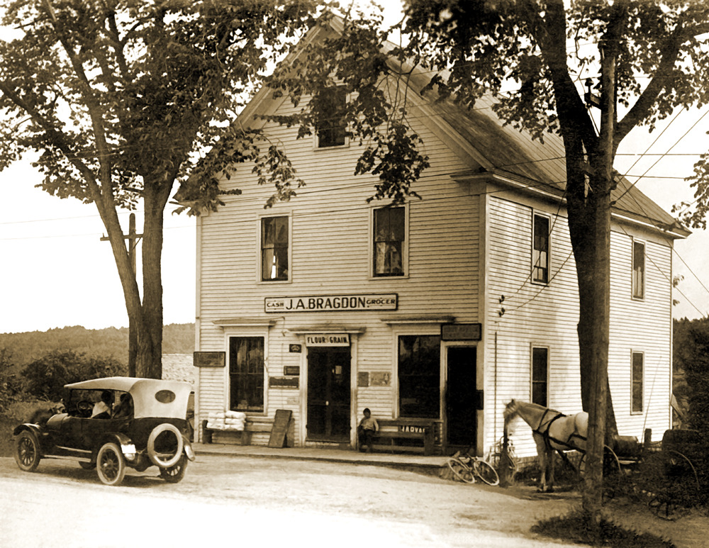 1929 J.A. Bragdon Store & Post Office, ME Old Photo 8.5\
