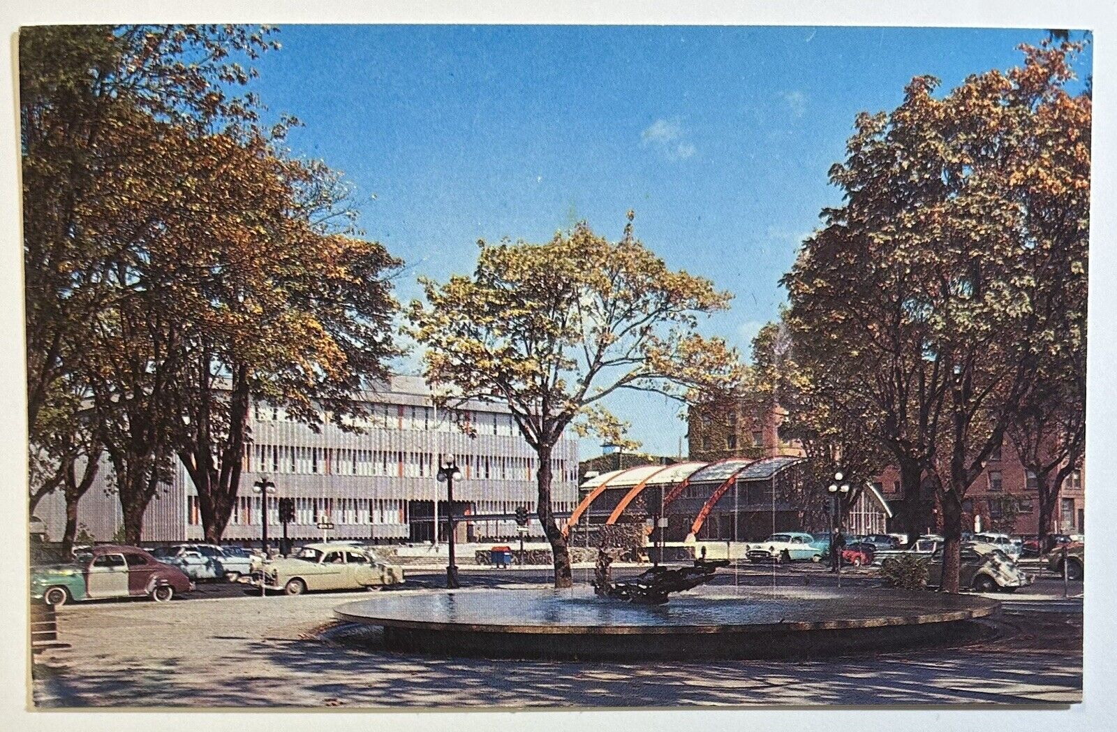 Eugene, Oregon Courthouse Postcard, Vintage Unposted Color Photo Card