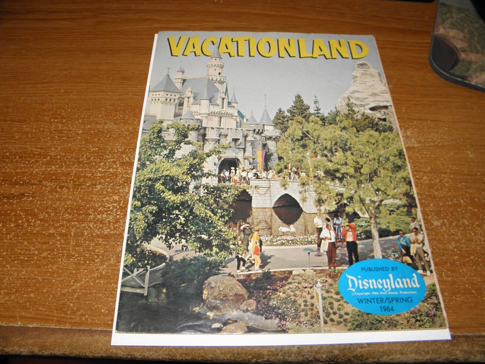 Disneyland Vacationland v8#1 Win/Spr 1964 Castle in Spring Park Photos & Info