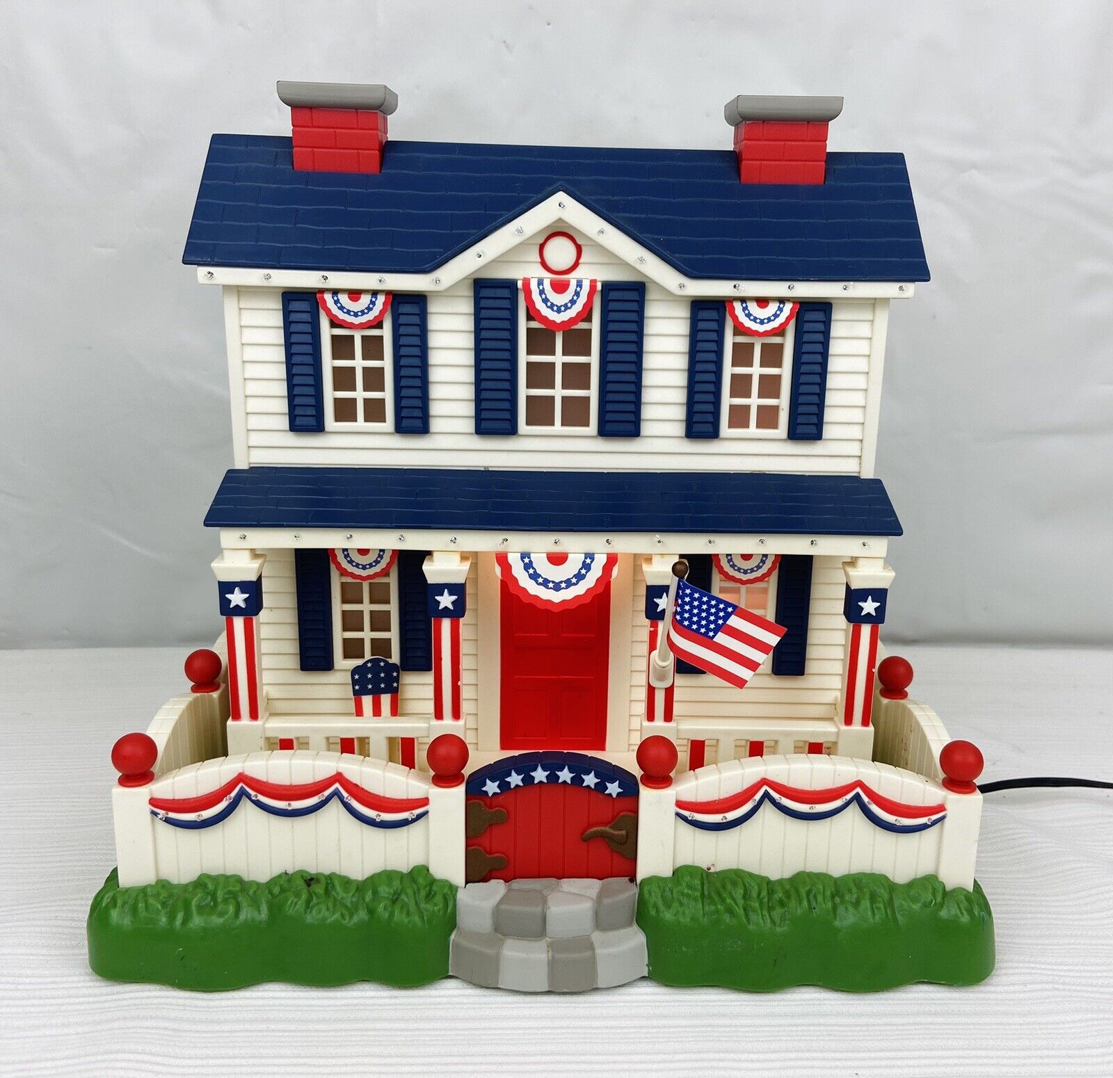 Vintage Patriotic Lighted House 9.5” Tall July 4th Decoration Village Plastic