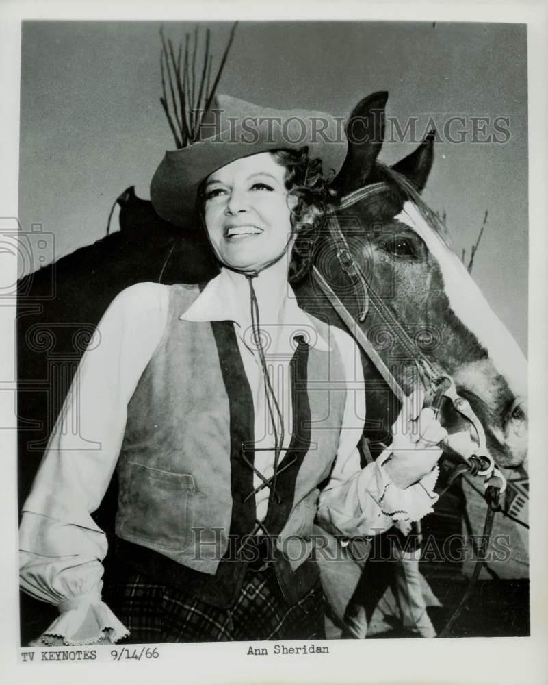 1966 Press Photo Actress Ann Sheridan with Horse - kfx30445