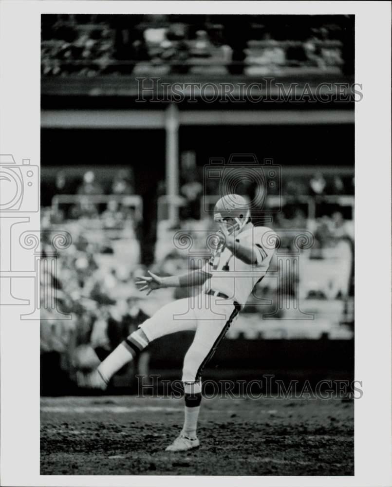 Press Photo Pat McInally, punter/wide receiver for the Cincinnati Bengals, #87.