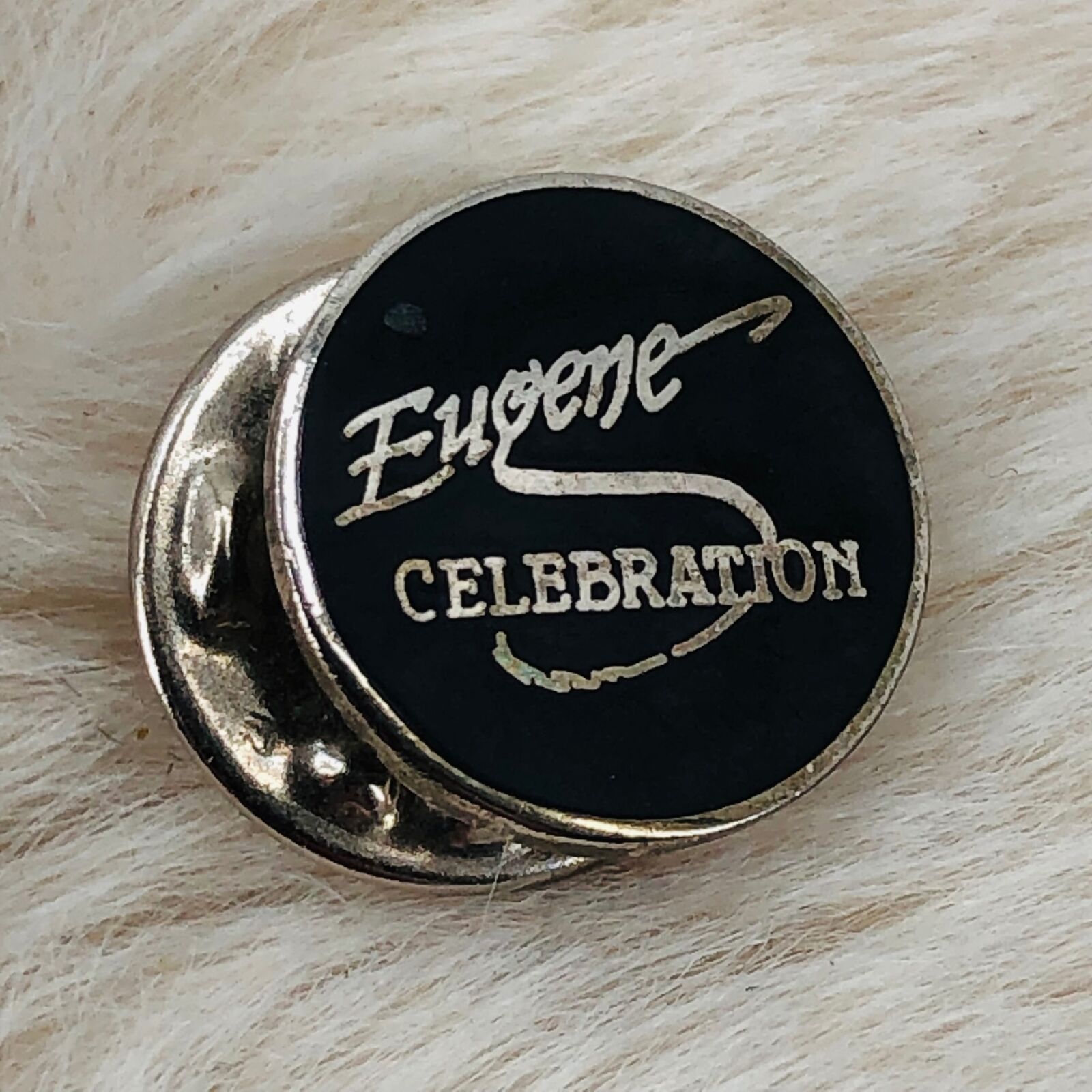 Vtg Eugene Celebration Oregon Souvenir Small Enamel Lapel Pin