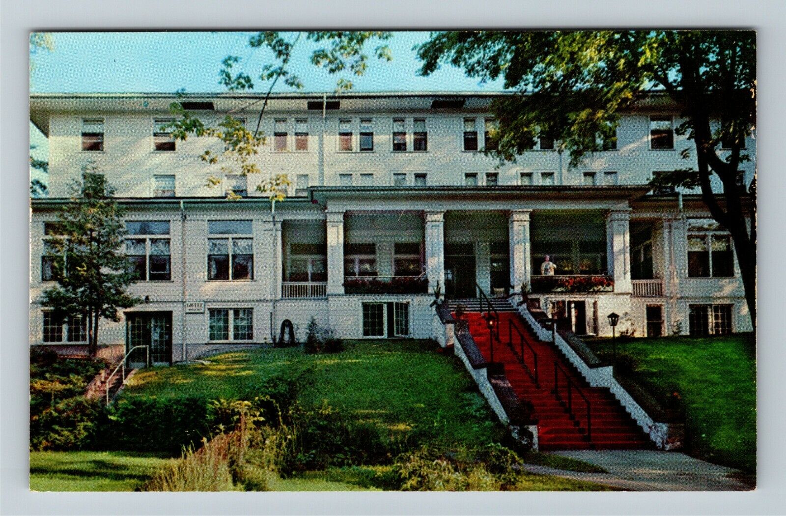 Bay View MI-Michigan, Terrace Inn Vintage Souvenir Postcard