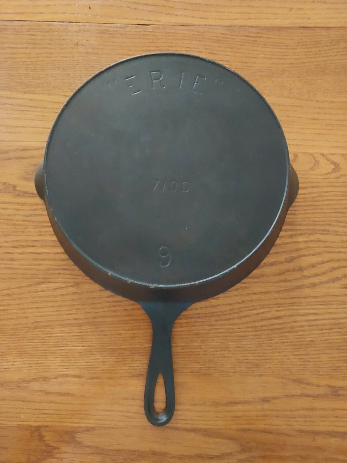 ERIE No. 9 3rd series (1890s-1905) cast iron skillet (cracked)