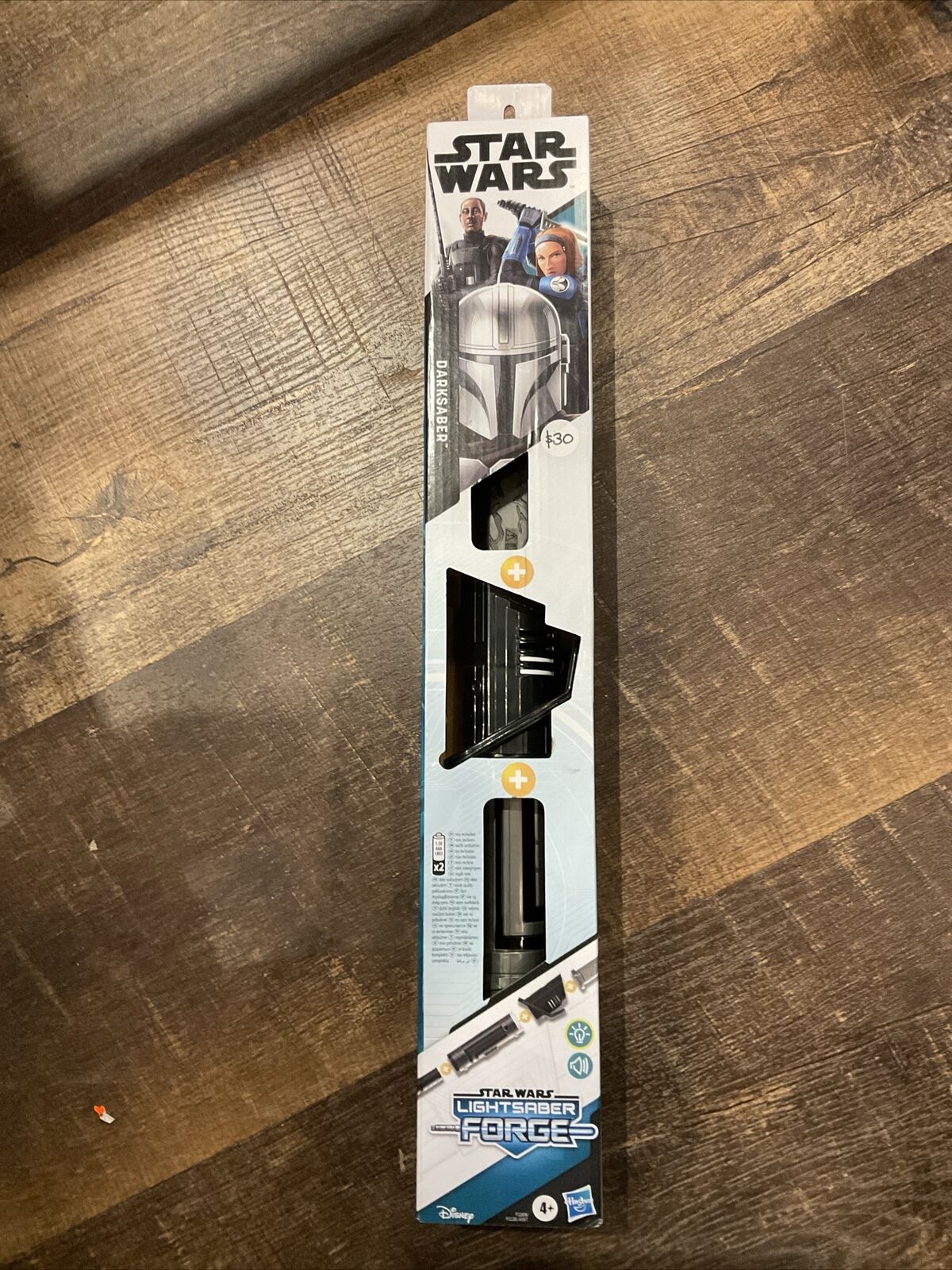 NEW- Hasbro Star Wars Electronic Extendable Lightsaber Forge-Darksaber Ages 4+