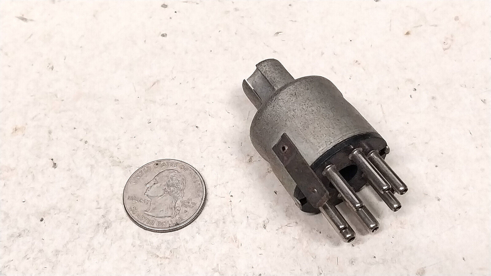 New Unused Metal 7 Big Pin Male Tube Plug / Old Vintage Ham Radio Receiver Amp